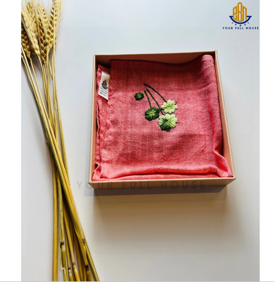 Khăn tơ tằm thêu tay